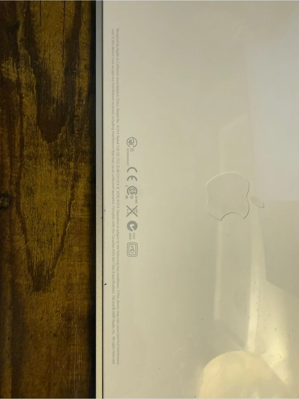 Apple White Aluminum Wireless Keyboard and White Magic Mouse